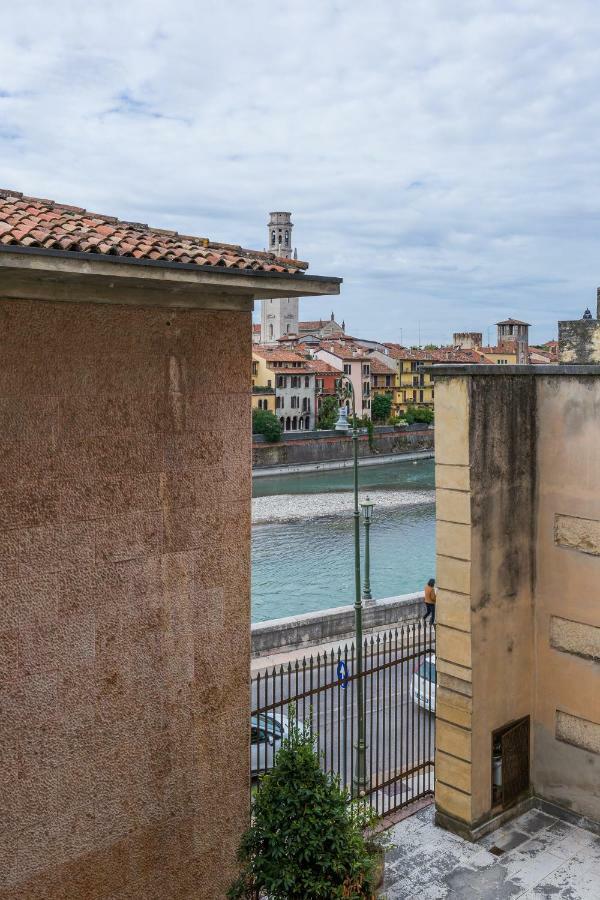 Domus Athesis Al Teatro Romano Werona Zewnętrze zdjęcie
